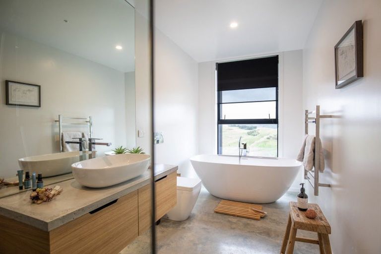 Photo of property in 215b Benseman Road, Raglan, 3296