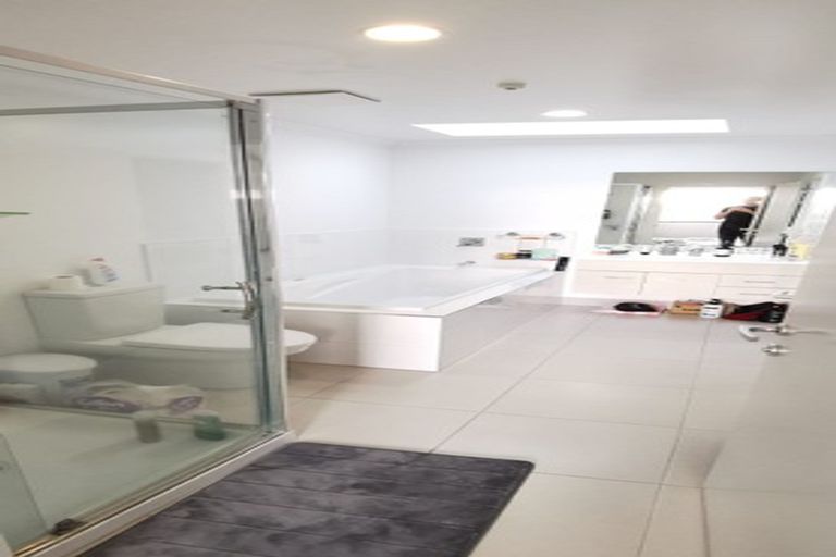 Photo of property in 2b Harakeke Road, Hobsonville, Auckland, 0616