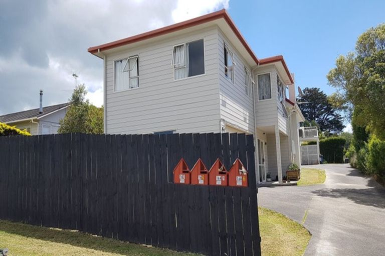 Photo of property in 16a Kauri Glen Road, Northcote, Auckland, 0627