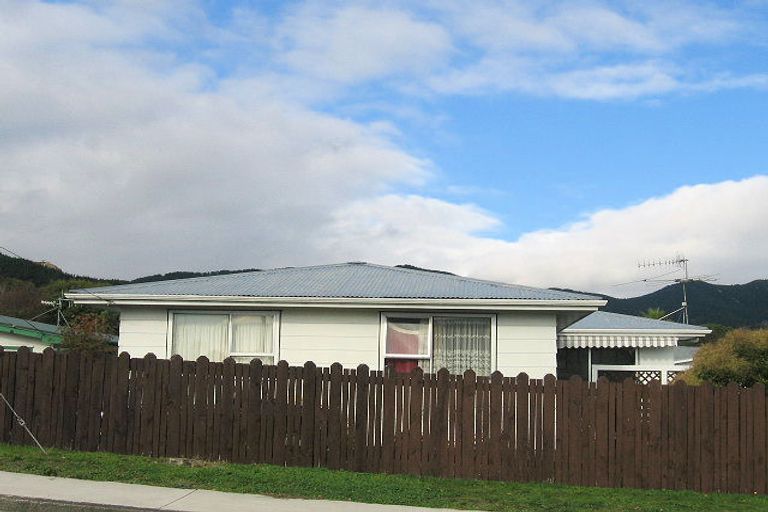 Photo of property in 37 Parakai Street, Paraparaumu, 5032
