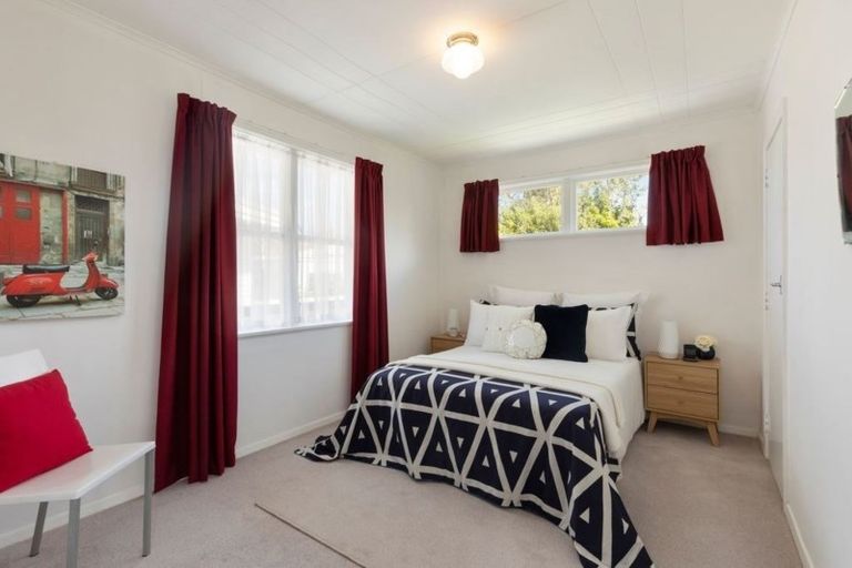 Photo of property in 165 Riverside Drive, Waiwhetu, Lower Hutt, 5010