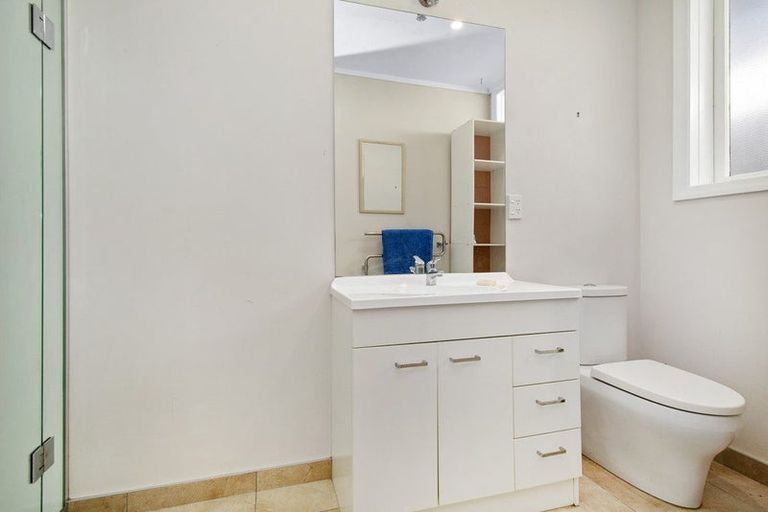 Photo of property in 18-20 Emerald Glen Road, Paekakariki, Paraparaumu, 5032