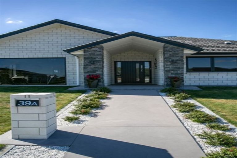 Photo of property in 39a Norfolk Drive, Cambridge, 3434