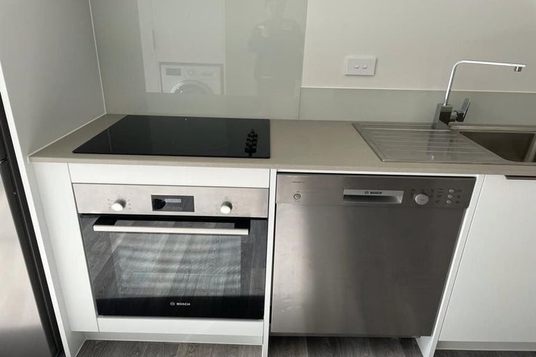 Photo of property in 2/11e Newtown Avenue, Newtown, Wellington, 6021