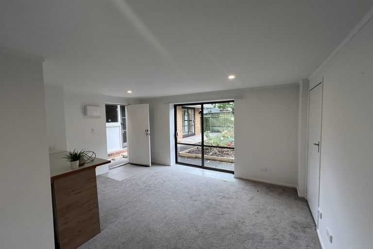 Photo of property in 19 Sartors Avenue, Northcross, Auckland, 0630