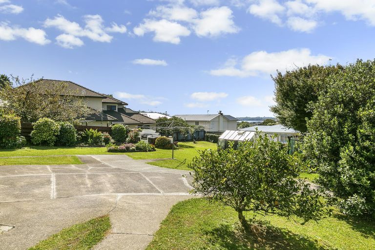 Photo of property in 193 Te Atatu Road, Te Atatu South, Auckland, 0610