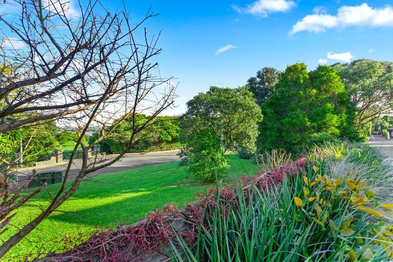 Photo of property in 18a Sylvan Park Avenue, Milford, Auckland, 0620