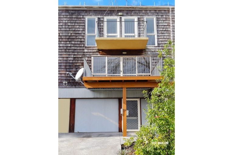 Photo of property in 8 Captain Scott Road, Glen Eden, Auckland, 0602