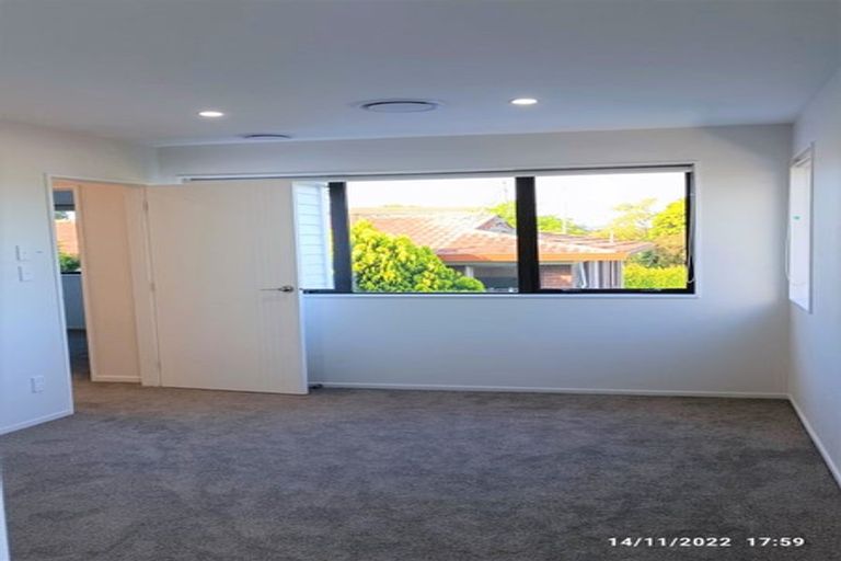 Photo of property in 49a Prince Regent Drive, Half Moon Bay, Auckland, 2012