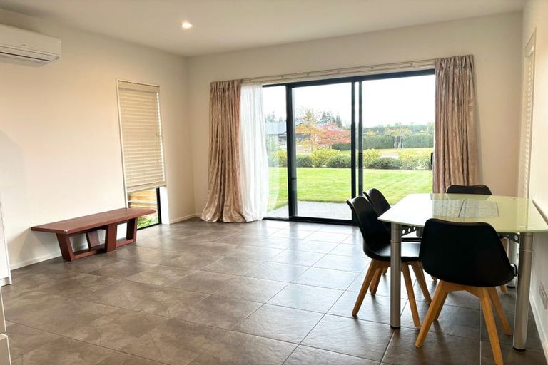 Photo of property in 2 Snowlea Place, West Melton, 7618