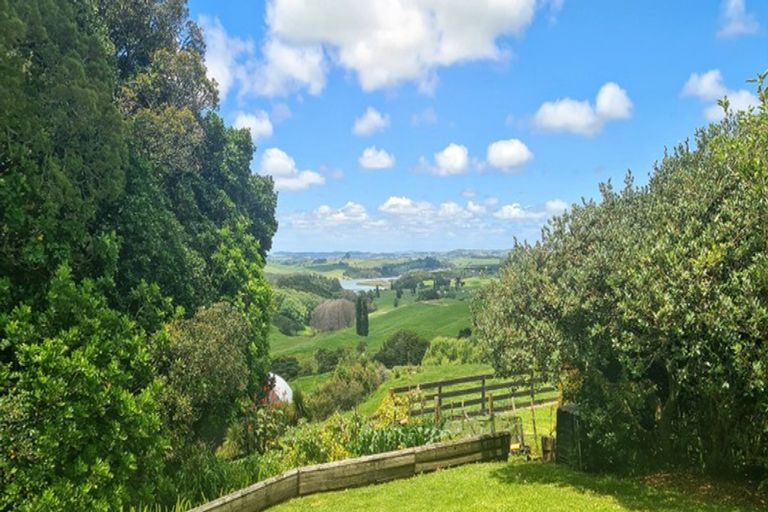 Photo of property in 26 Whaka Street, Maungaturoto, 0520