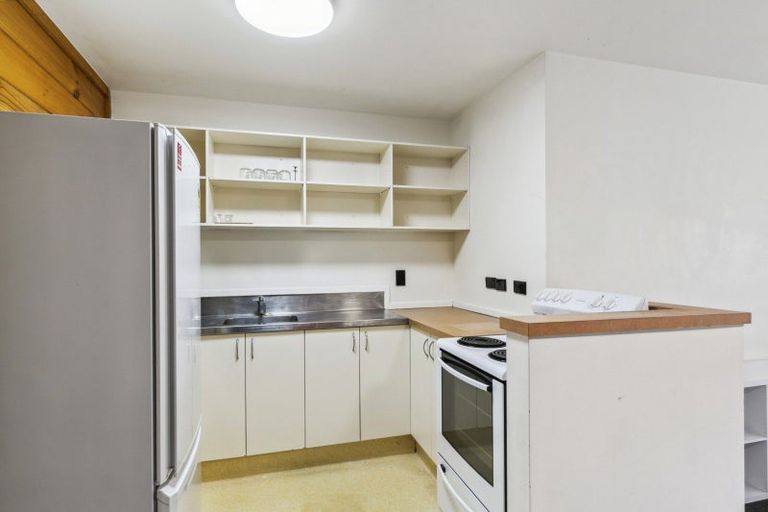 Photo of property in Drummond Street Flats, 17/19 Drummond Street, Mount Cook, Wellington, 6021