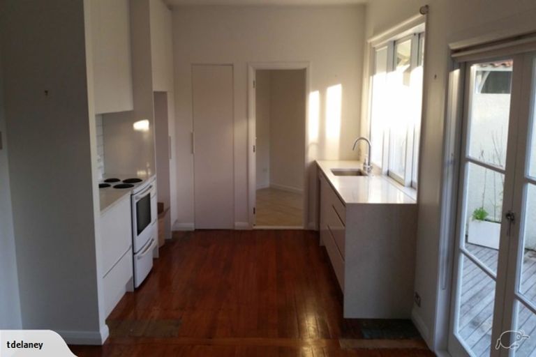 Photo of property in 60 Old Lake Road, Narrow Neck, Auckland, 0624