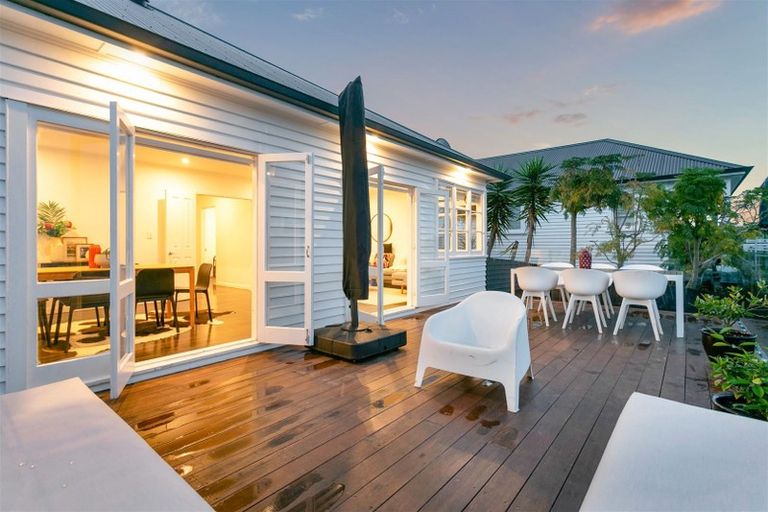 Photo of property in 121 Hinemoa Street, Birkenhead, Auckland, 0626