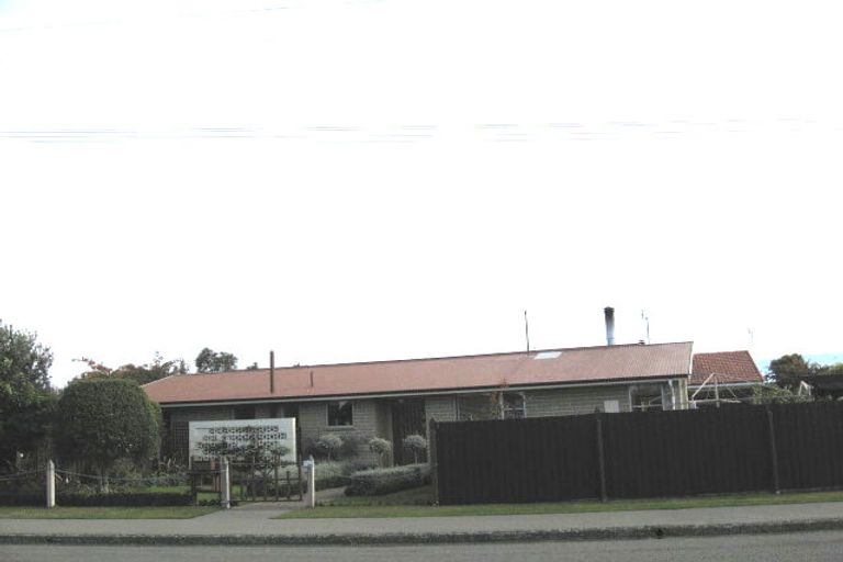 Photo of property in 40 Middlepark Road, Sockburn, Christchurch, 8042