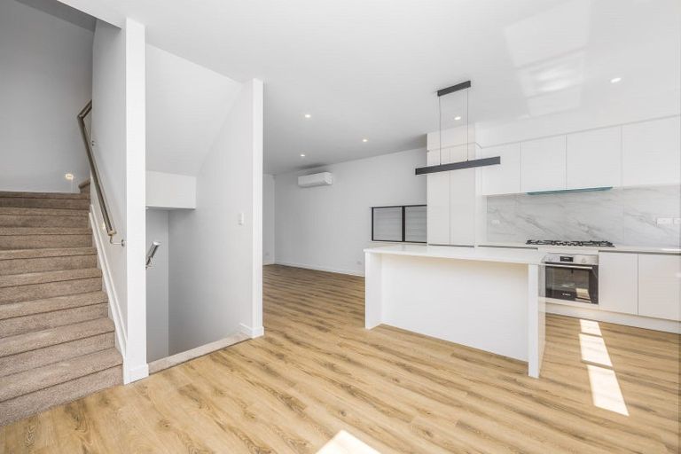 Photo of property in 17b Hogans Road, Glenfield, Auckland, 0629