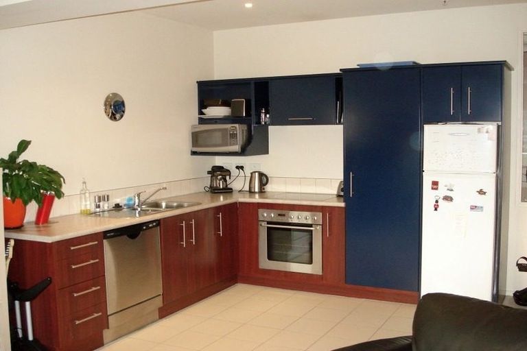 Photo of property in Coromandel Heights, 6/111 Coromandel Street, Newtown, Wellington, 6021