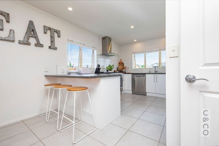 Photo of property in 19 Merlot Heights, Huapai, Kumeu, 0810