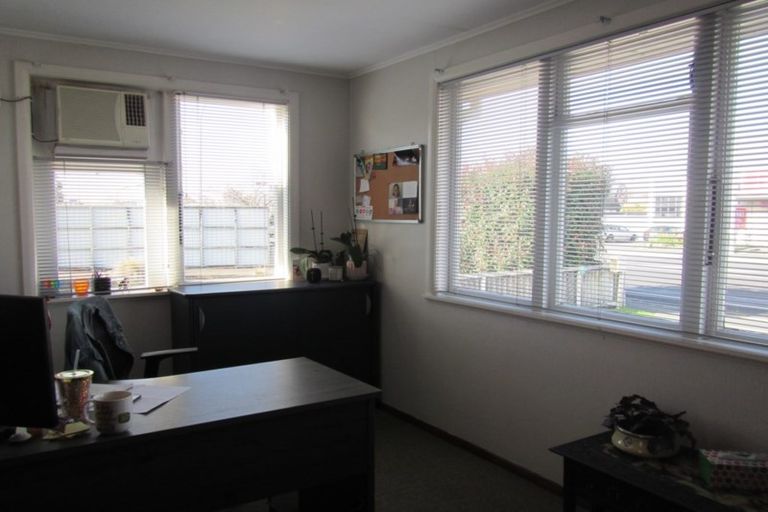 Photo of property in 2 Takahe Street, Frankton, Hamilton, 3204