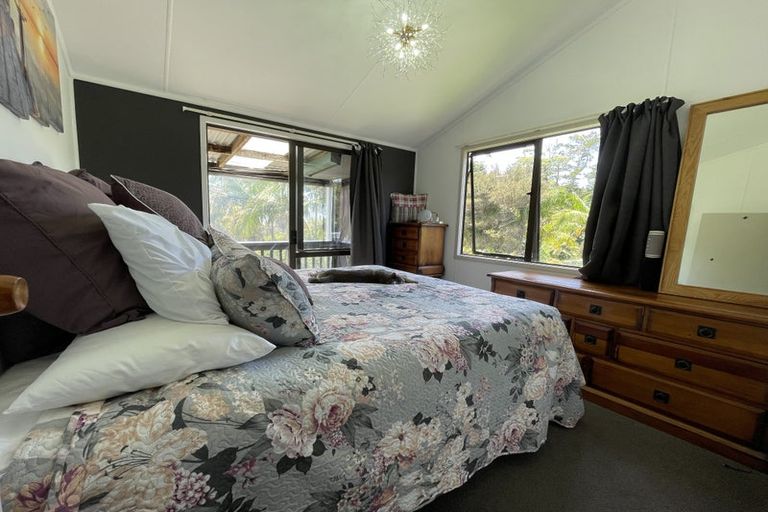 Photo of property in 54 Powells Road, Cable Bay, 0420