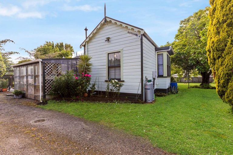 Photo of property in 17 Ormond Street, Woodville, 4920