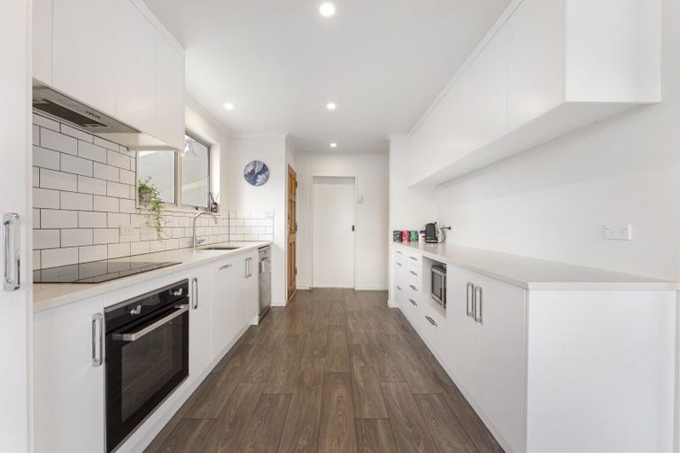 Photo of property in 124 Tremaine Avenue, Westbrook, Palmerston North, 4412