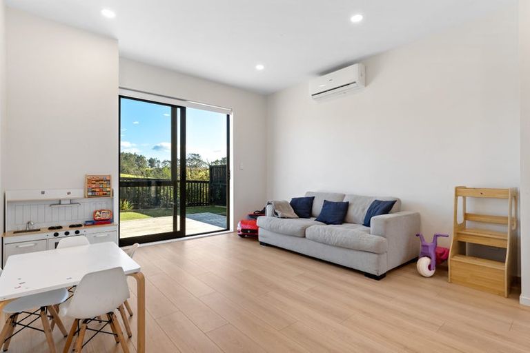 Photo of property in 63 Biokovo Street, Massey, Auckland, 0614