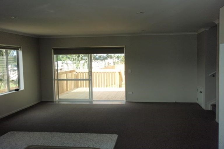 Photo of property in 85 Tiriwa Drive, Massey, Auckland, 0614