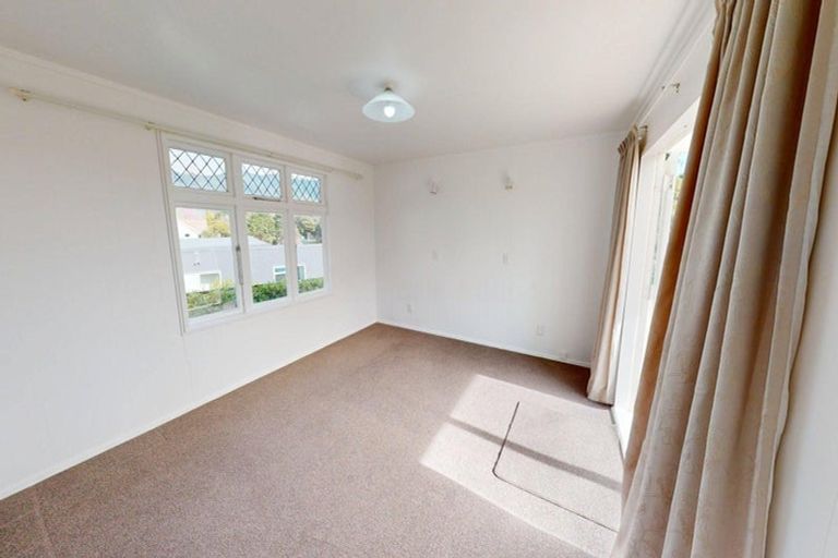 Photo of property in 31 Ruapehu Street, Paraparaumu, 5032