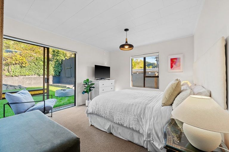 Photo of property in 102 Waikawa Road, Picton, 7220