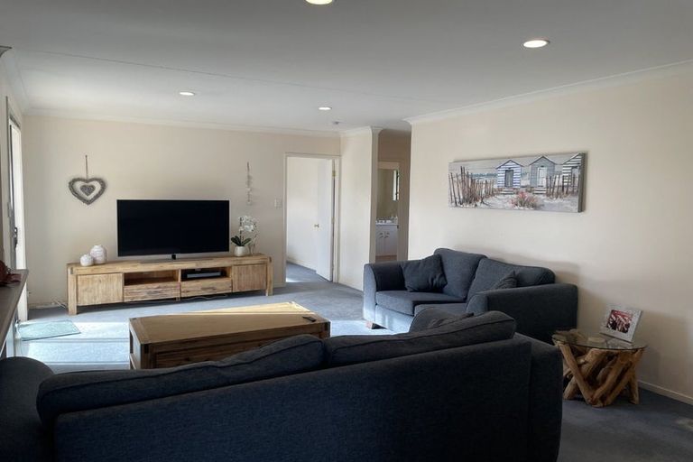 Photo of property in 3 Borris Close, East Tamaki, Auckland, 2016