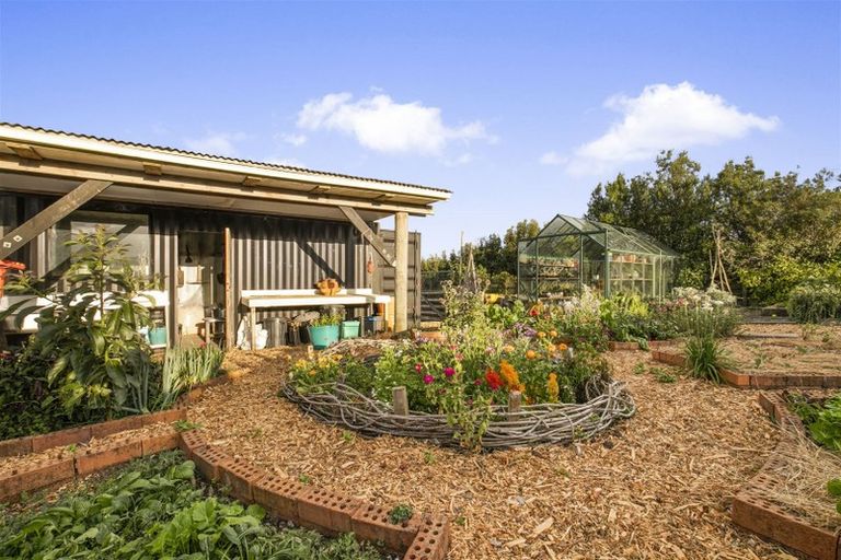 Photo of property in 24b Bethells Road, Waitakere, Auckland, 0816