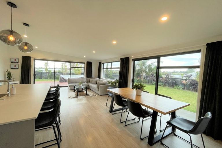 Photo of property in 2 Piper Way, Glen Avon, New Plymouth, 4312