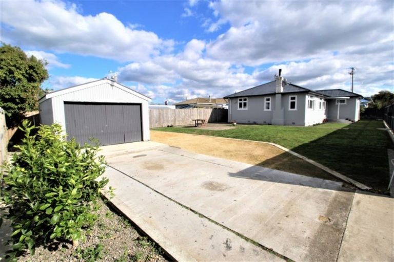 Photo of property in 14 Atkinson Street, Woodville, 4920