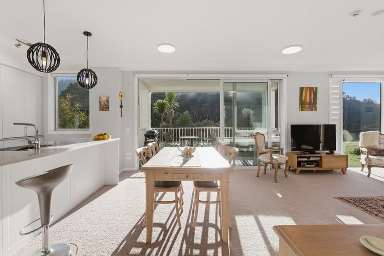 Photo of property in 122 Eaves Bush Parade, Orewa, 0931