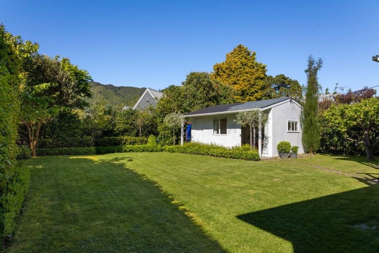Photo of property in 28 Karu Crescent, Waikanae, 5036