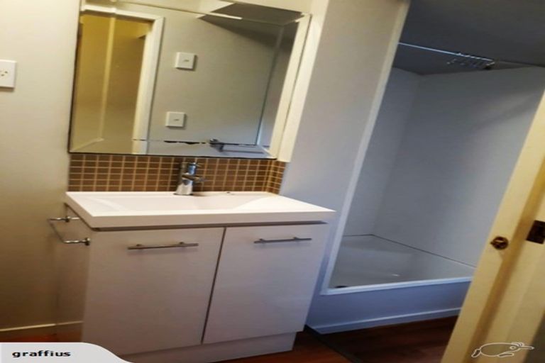 Photo of property in 43 Pitcairn Crescent, Bryndwr, Christchurch, 8053