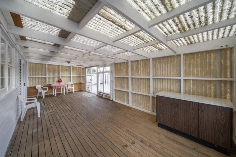 Photo of property in 46 Hussey Street, Waverley, 4510