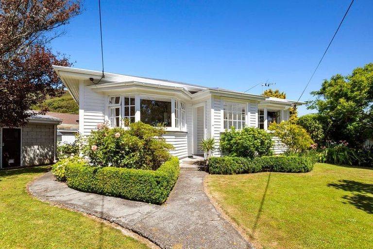 Photo of property in 14 Burnside Street, Waterloo, Lower Hutt, 5011