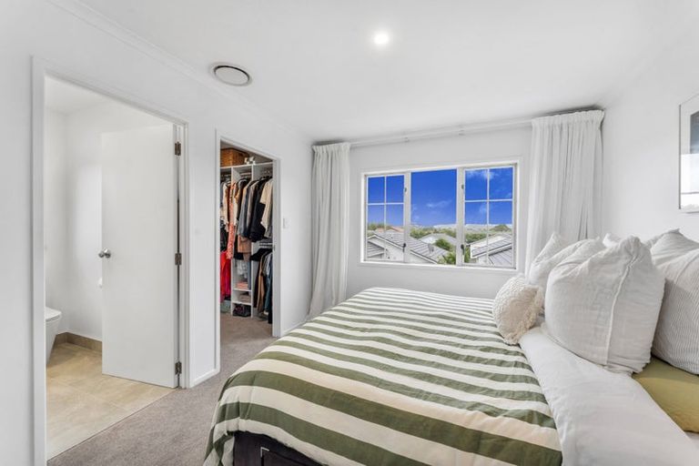 Photo of property in 15 Mulvaney Crescent, Henderson, Auckland, 0612