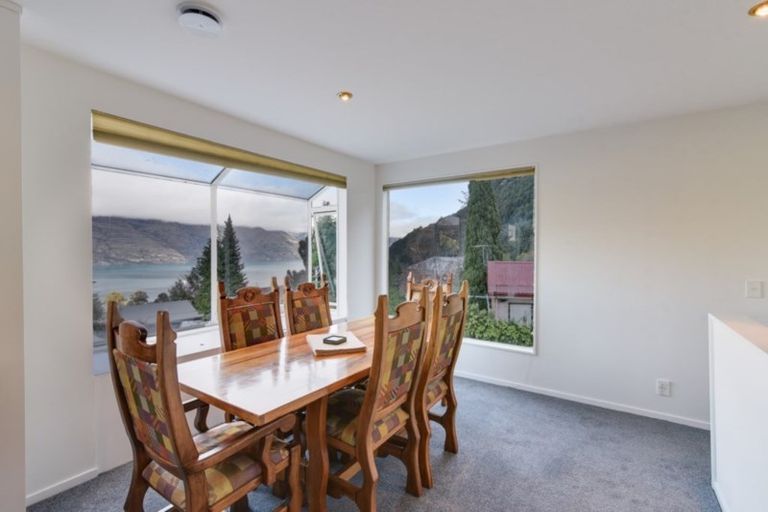 Photo of property in 15b Wye Place, Fernhill, Queenstown, 9300