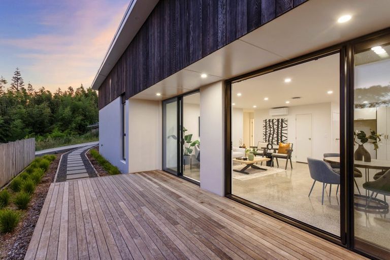 Photo of property in 115 Tirimoana Road, Te Atatu South, Auckland, 0602