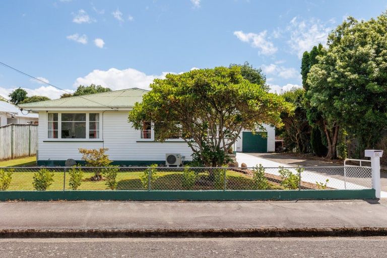 Photo of property in 50 Huxley Street, Pahiatua, 4910