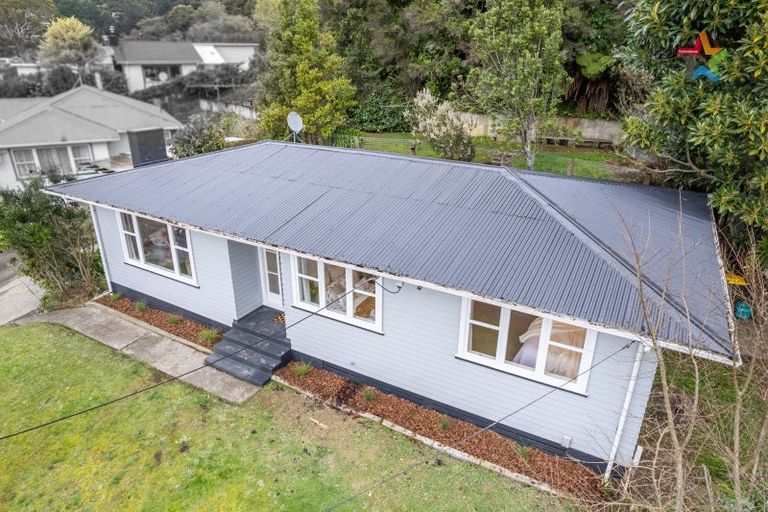 Photo of property in 41 Bird Grove, Stokes Valley, Lower Hutt, 5019