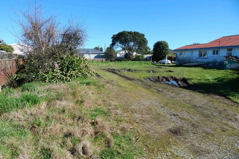 Photo of property in 6 Webb Street, Westport, 7825