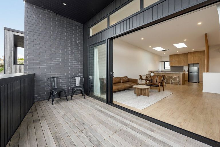 Photo of property in 2/7 Tarbett Road, Hillcrest, Hamilton, 3216