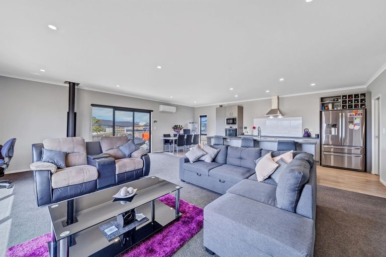 Photo of property in 8 Reremoana Close, Hawera, 4610