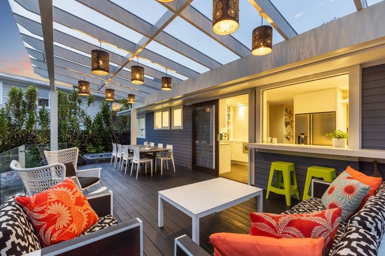 Photo of property in 51 Mcdowell Crescent, Hillcrest, Auckland, 0627