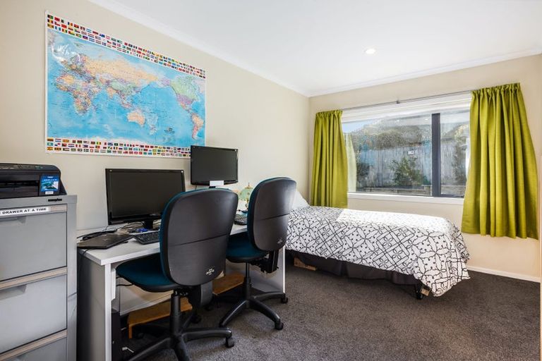 Photo of property in 80 Aotea Drive, Aotea, Porirua, 5024