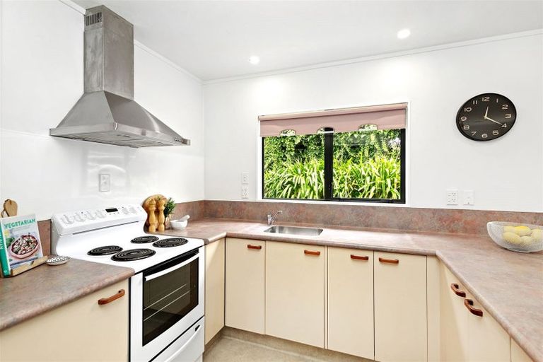 Photo of property in 73a Larsen Crescent, Tawa, Wellington, 5028